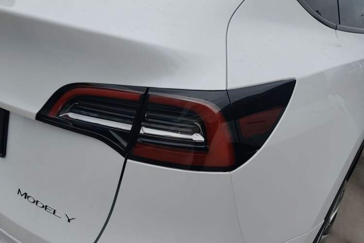 Used Tesla Model Y 2021 Standard Range Rear-Wheel Drive Version Exterior 3