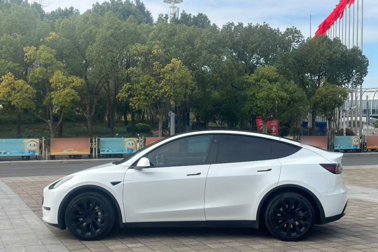 Used Tesla Model Y 2021 Long-Range All-Wheel-Drive Version Exterior 3