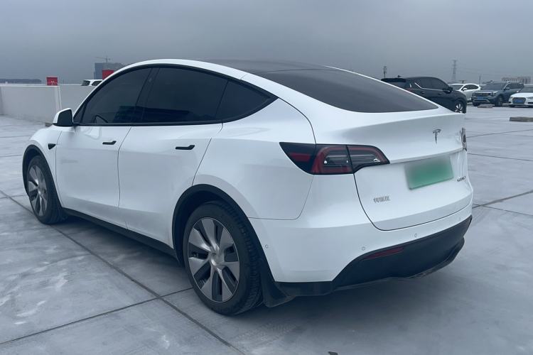 Used Tesla Model Y 2021 Standard Range Rear-Wheel Drive Version Exterior 3