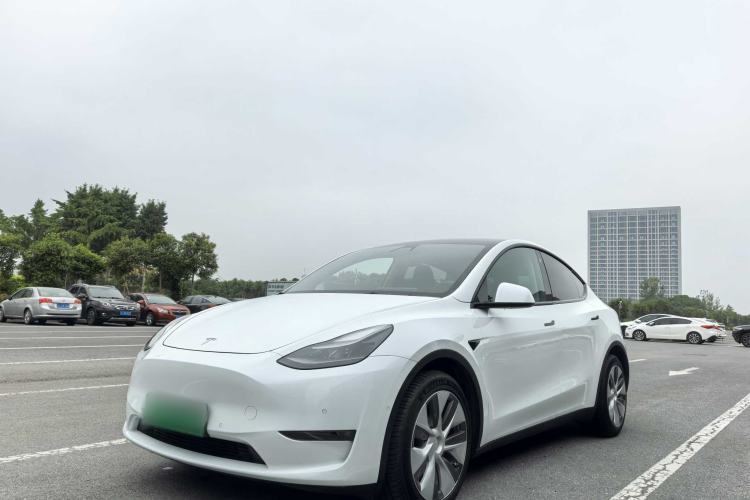 Used Tesla Model Y 2021 Revised Version 2 Long-Range All-Wheel-Drive Edition Exterior 3