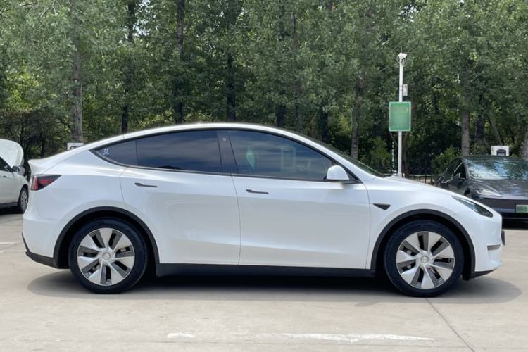 Used Tesla Model Y 2021 Standard Range Rear-Wheel Drive Version Exterior 3