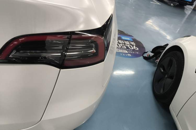 Used Tesla Model Y 2021 Standard Range Rear-Wheel Drive Version Exterior 3