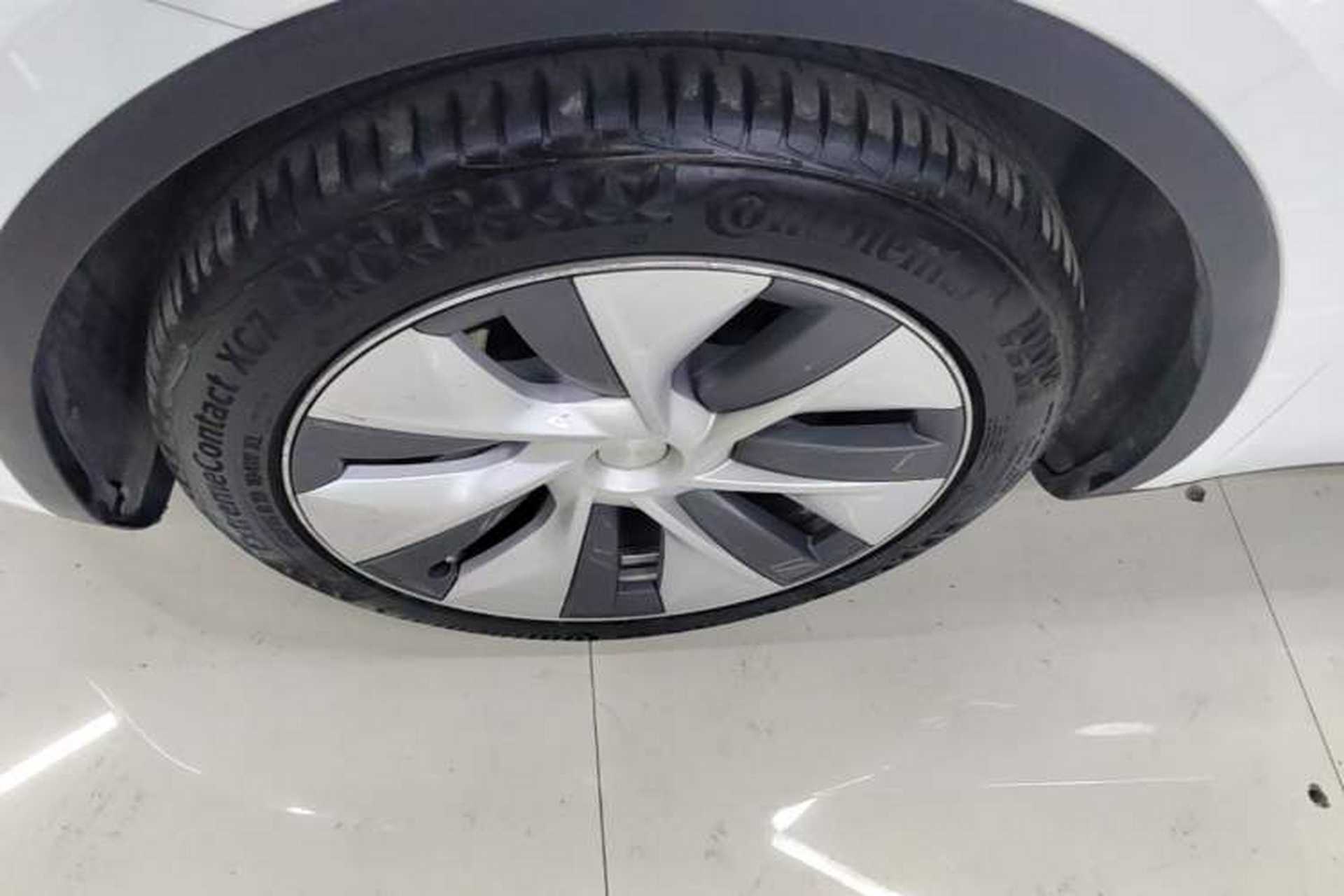 Used Tesla Model Y 2021 Standard Range Rear-Wheel Drive Version Exterior 4