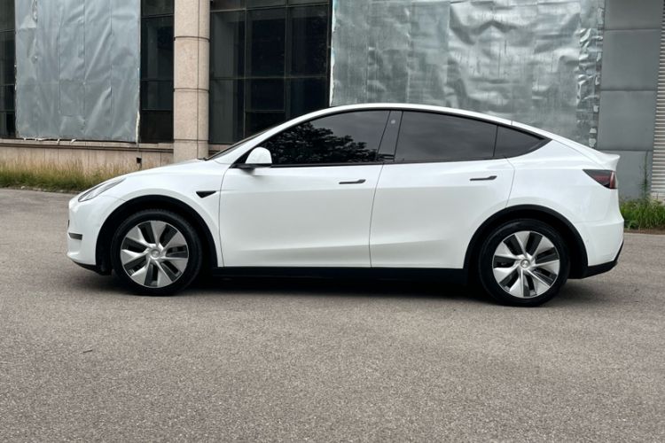 Used Tesla Model Y 2021 Long-Range All-Wheel-Drive Version Exterior 4