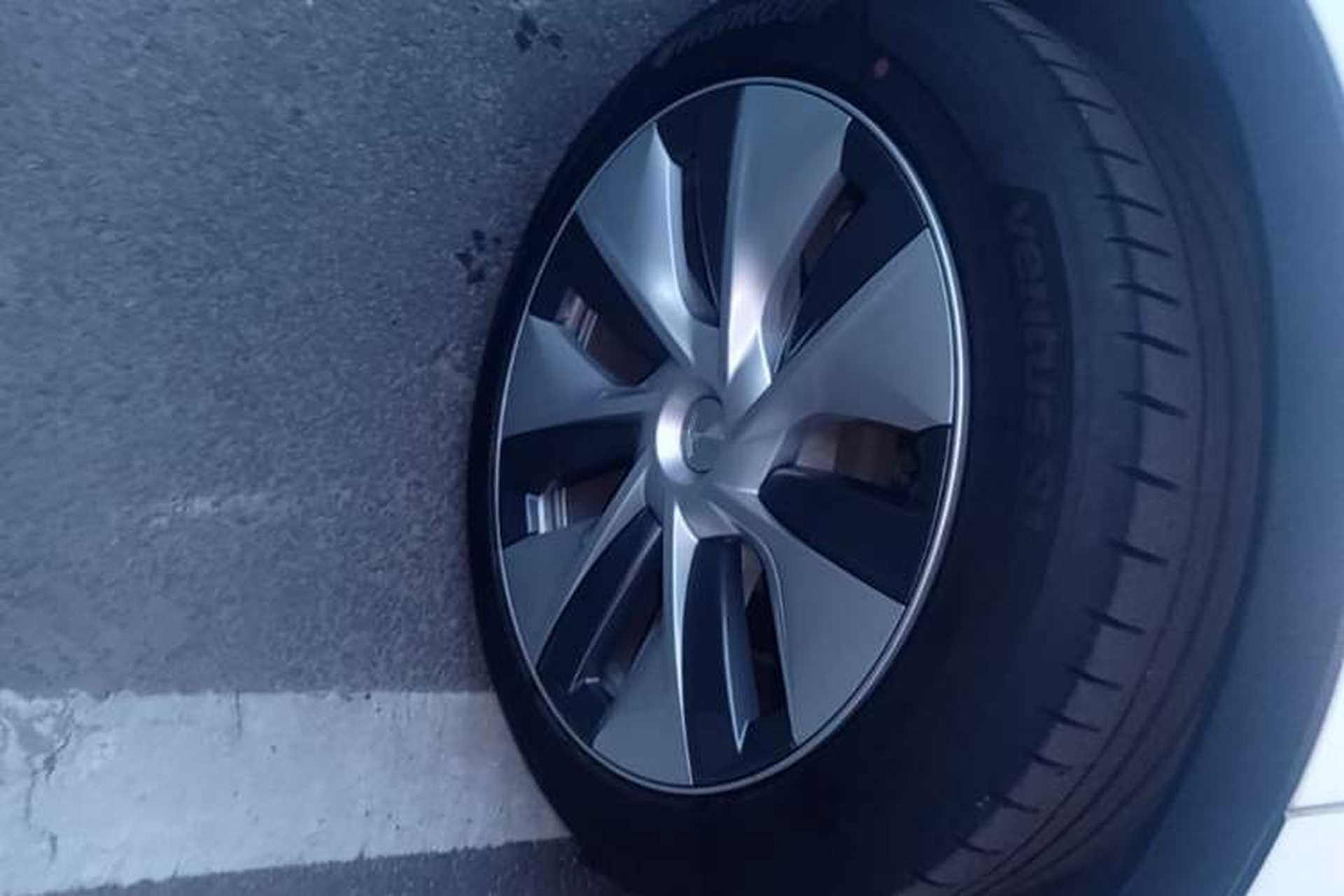 Used Tesla Model Y 2021 Standard Range Rear-Wheel Drive Version Exterior 5