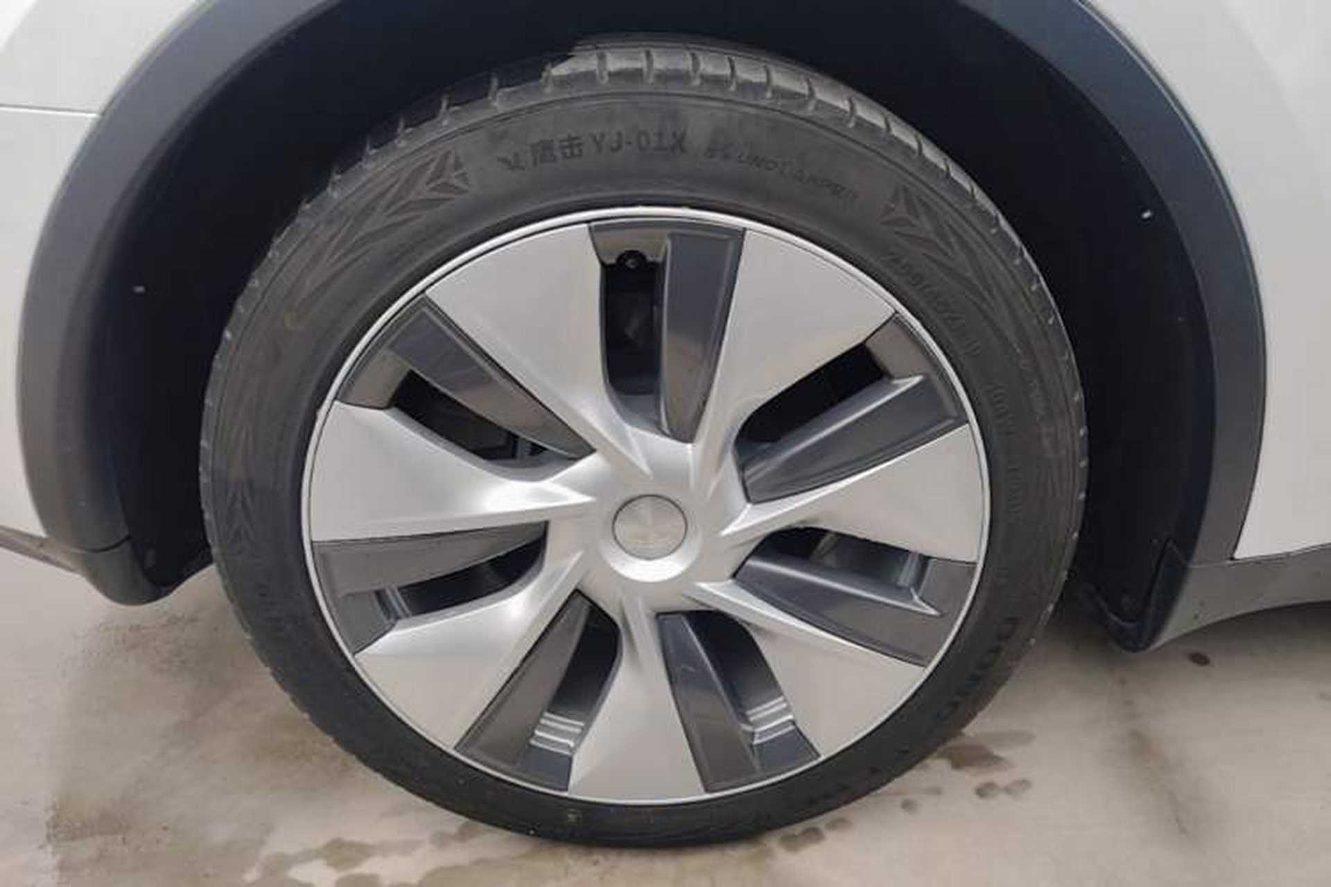 Used Tesla Model Y 2021 Standard Range Rear-Wheel Drive Version Exterior 5