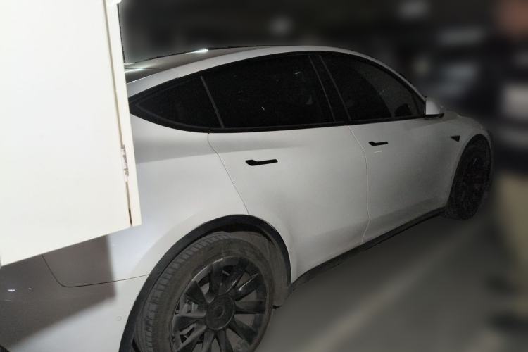 Used Tesla Model Y 2021 Long-Range All-Wheel-Drive Version 3D7 Exterior 5