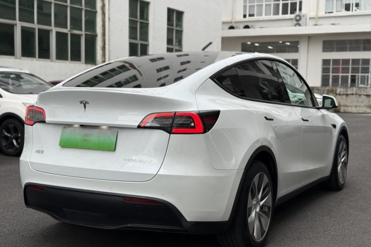 Used Tesla Model Y 2021 Long-Range All-Wheel-Drive Version Exterior 5