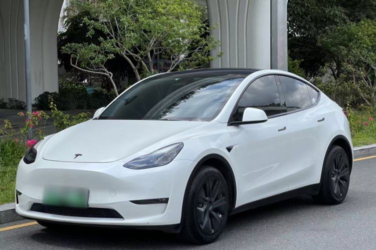 Used Tesla Model Y 2021 Long-Range All-Wheel-Drive Version 3D7 Exterior 7