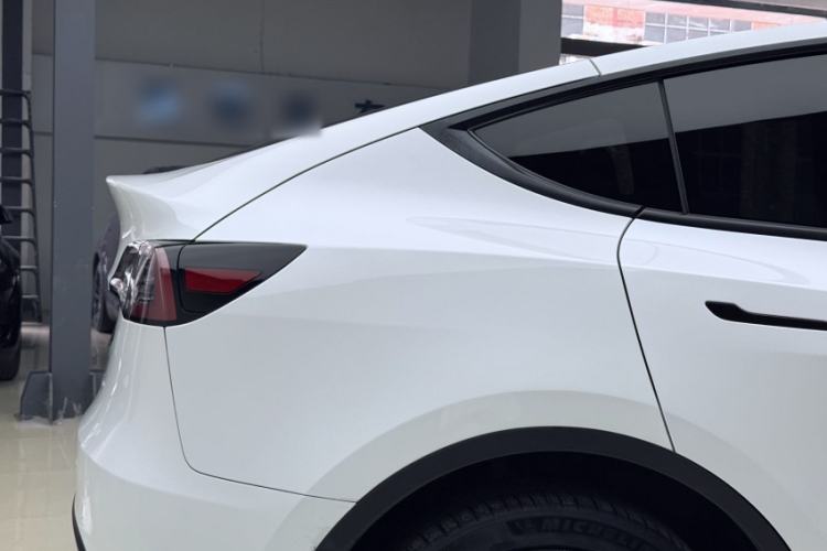 Used Tesla Model Y 2021 Long-Range All-Wheel-Drive Version 3D7 Exterior 7