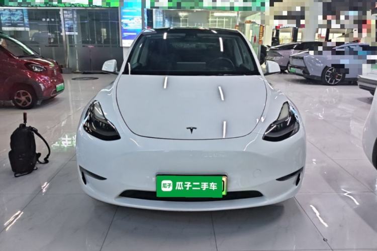 Used Tesla Model Y 2021 Long-Range All-Wheel-Drive Version Front