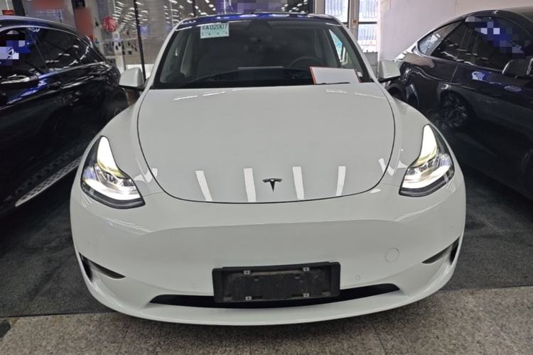 Used Tesla Model Y 2021 Long-Range All-Wheel-Drive Version Front