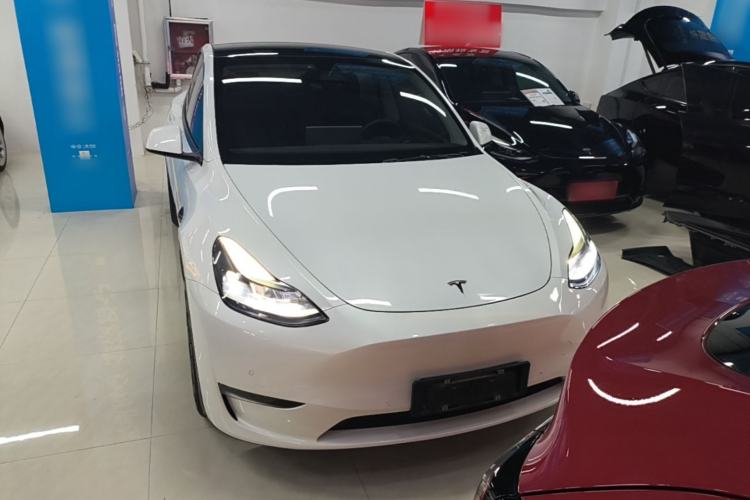 Used Tesla Model Y 2021 Long-Range All-Wheel-Drive Version 3D7 Front