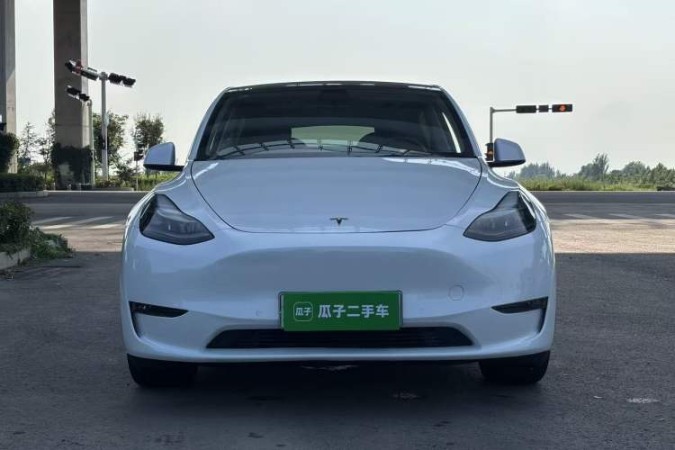 Used Tesla Model Y 2021 Long-Range All-Wheel-Drive Version 3D7 Front