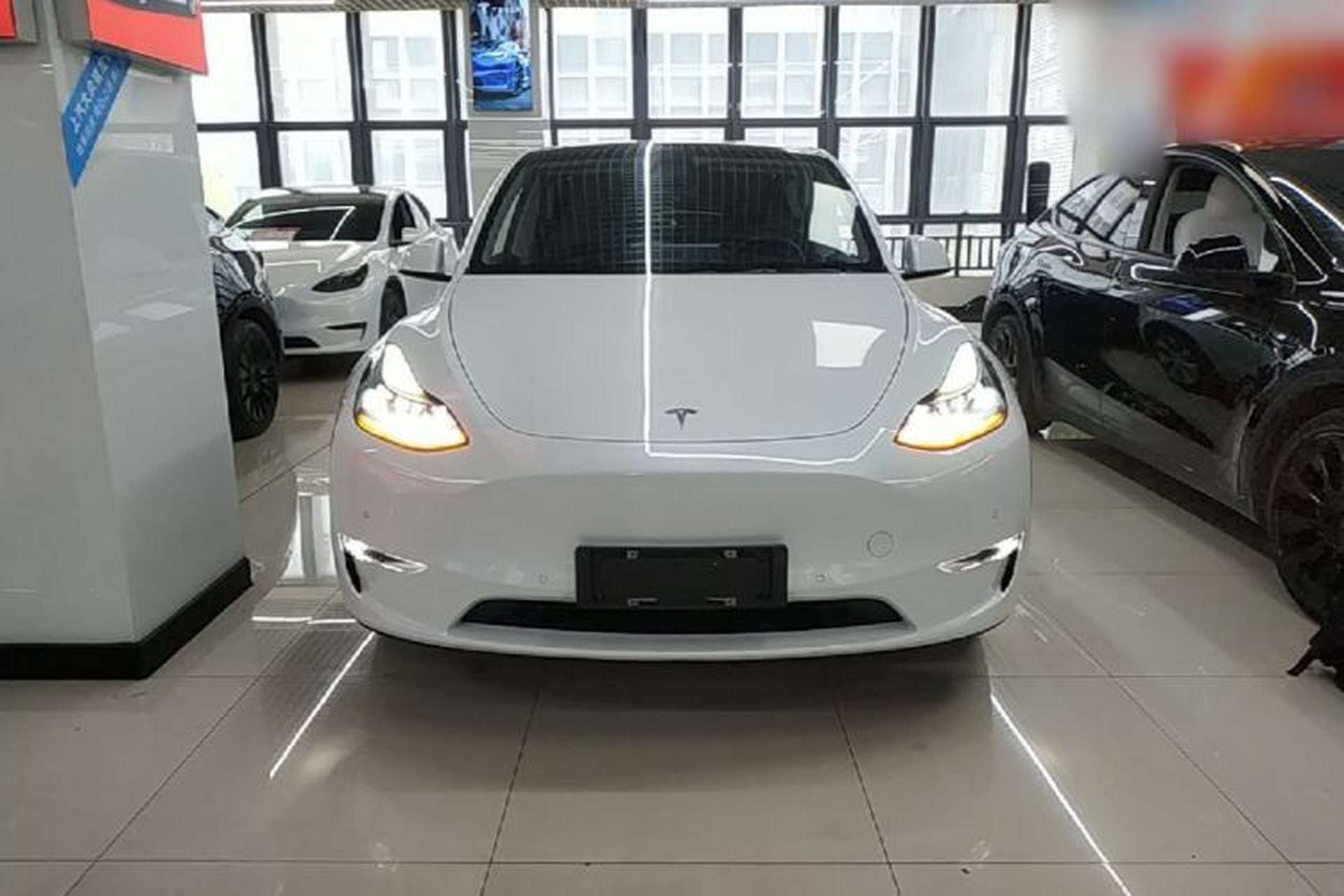 Used Tesla Model Y 2021 Standard Range Rear-Wheel Drive Version Front