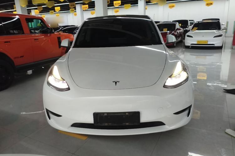 Used Tesla Model Y 2021 Long-Range All-Wheel-Drive Version Front
