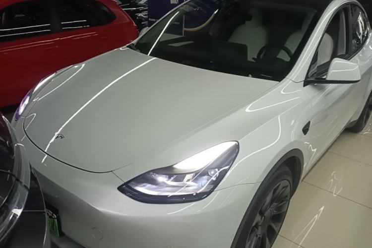 Used Tesla Model Y 2021 Long-Range All-Wheel-Drive Version 3D7 Front