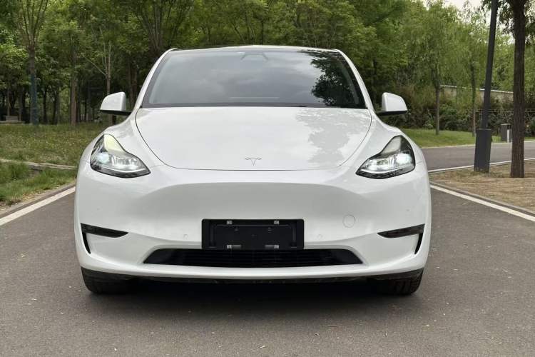 Used Tesla Model Y 2021 Long-Range All-Wheel-Drive Version Front