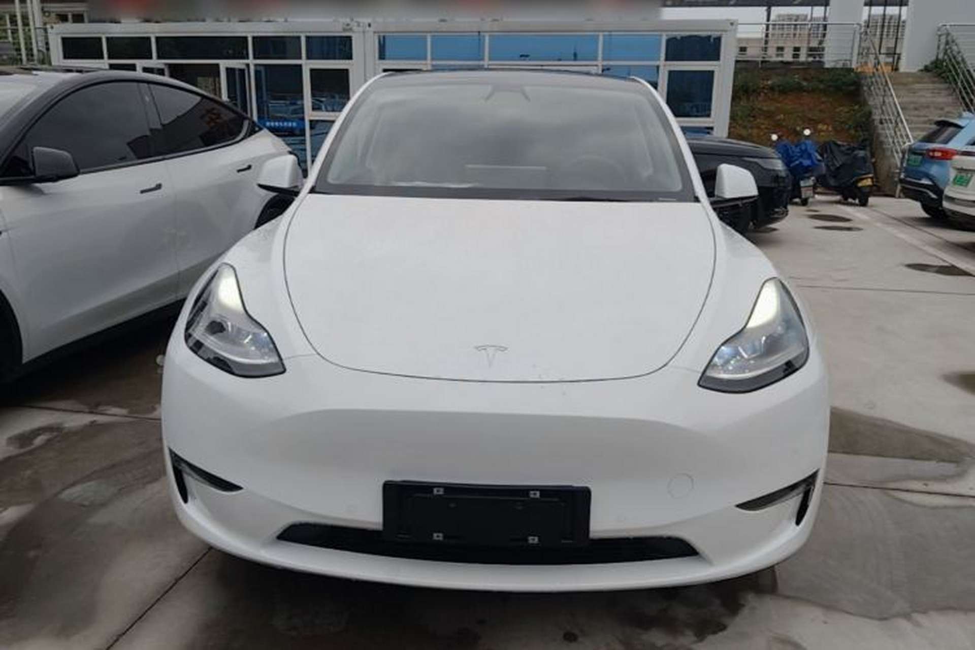 Used Tesla Model Y 2021 Standard Range Rear-Wheel Drive Version Front
