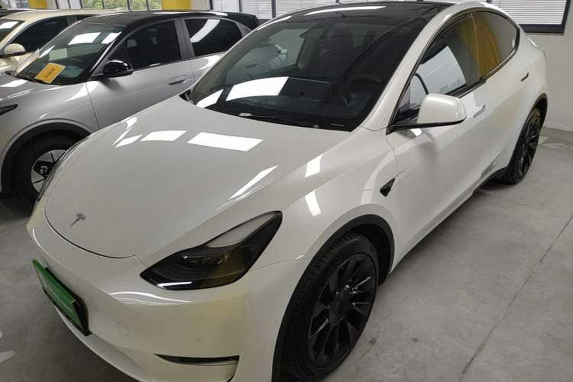 Used Tesla Model Y 2021 Long-Range All-Wheel-Drive Version 3D7 Front Left 45 Deg