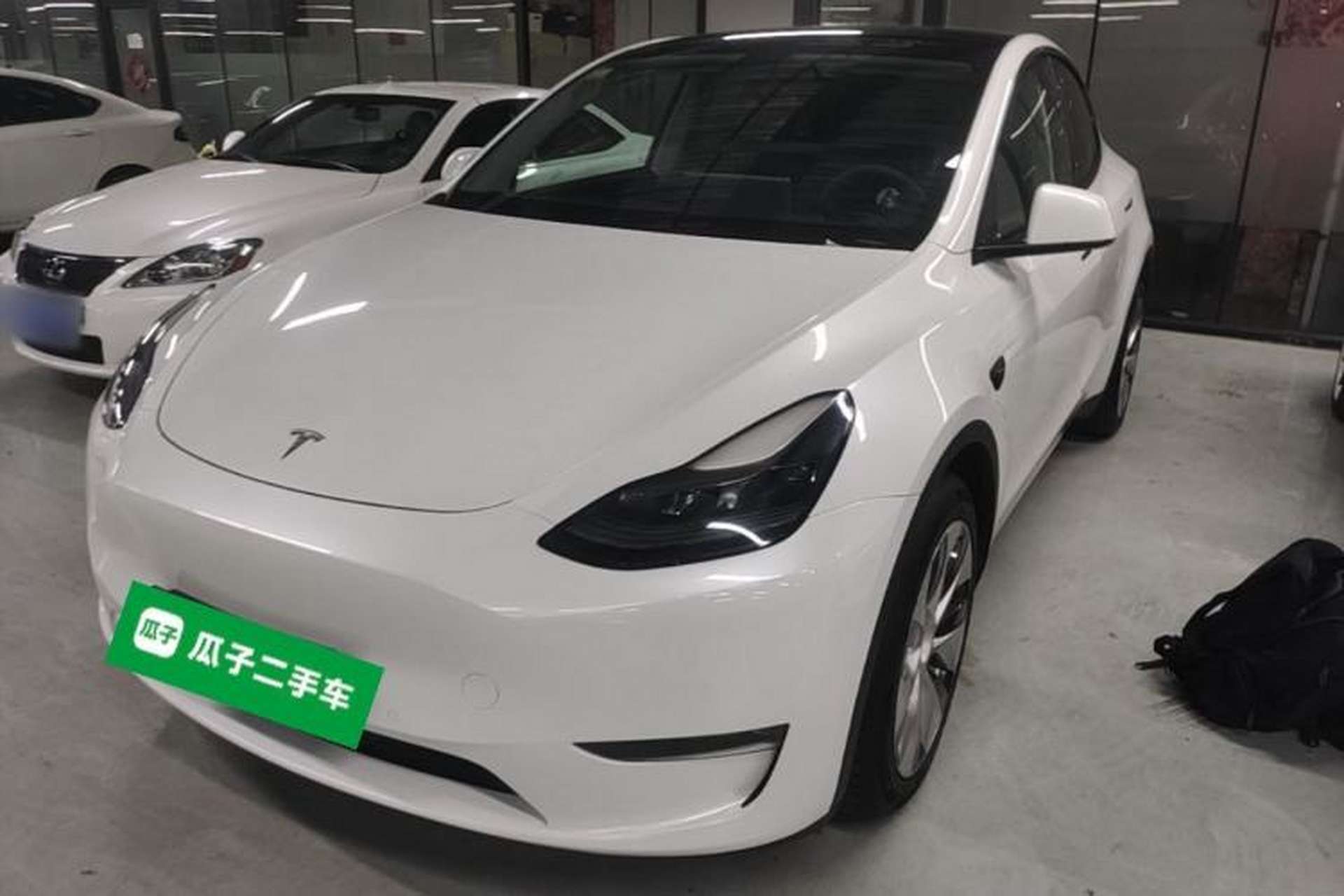 Used Tesla Model Y 2021 Long-Range All-Wheel-Drive Version 3D7 Front Left 45 Deg