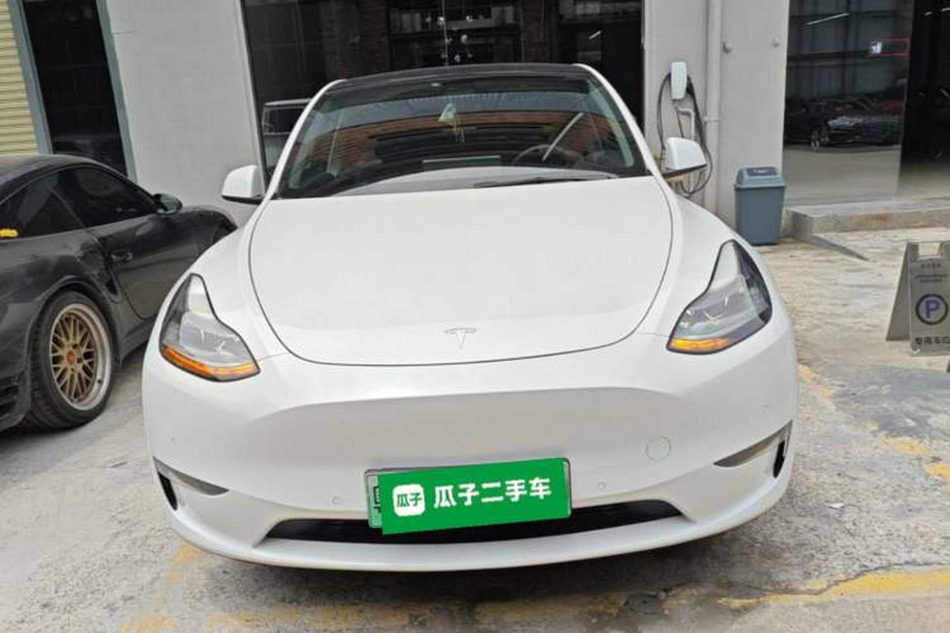 Used Tesla Model Y 2021 Long-Range All-Wheel-Drive Version 3D7 Front
