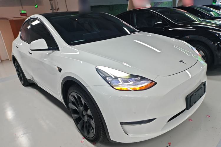 Used Tesla Model Y 2021 Long-Range All-Wheel-Drive Version 3D7 Front Right 45 Deg