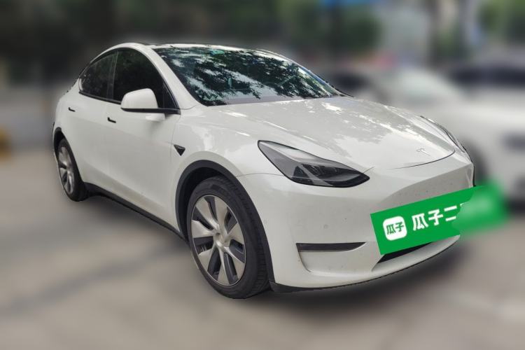 Used Tesla Model Y 2021 Long-Range All-Wheel-Drive Version Front Right 45 Deg