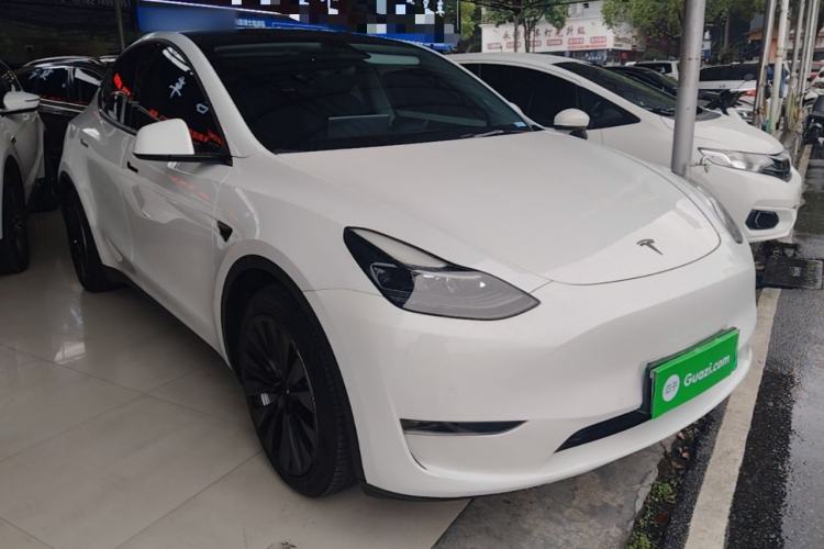 Used Tesla Model Y 2021 Standard Range Rear-Wheel Drive Version Front Right 45 Deg
