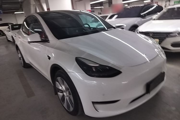 Used Tesla Model Y 2021 Standard Range Rear-Wheel Drive Version Front Right 45 Deg