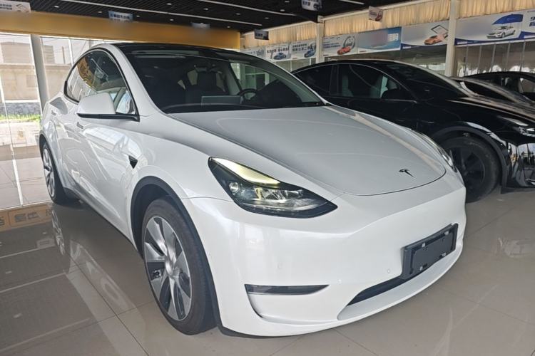 Used Tesla Model Y 2021 Standard Range Rear-Wheel Drive Version Front Right 45 Deg