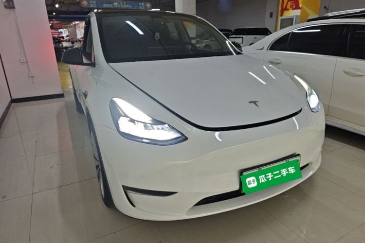Used Tesla Model Y 2021 Long-Range All-Wheel-Drive Version Front Right 45 Deg