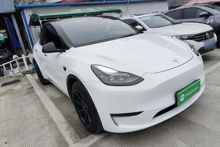 Used Tesla Model Y 2021 Standard Range Rear-Wheel Drive Version Front Right 45 Deg