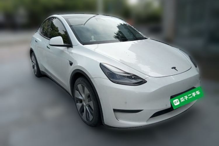 Used Tesla Model Y 2021 Standard Range Rear-Wheel Drive Version Front Right 45 Deg