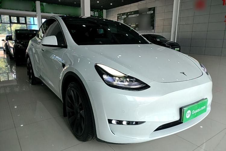 Used Tesla Model Y 2021 Long-Range All-Wheel-Drive Version 3D7 Front Right 45 Deg
