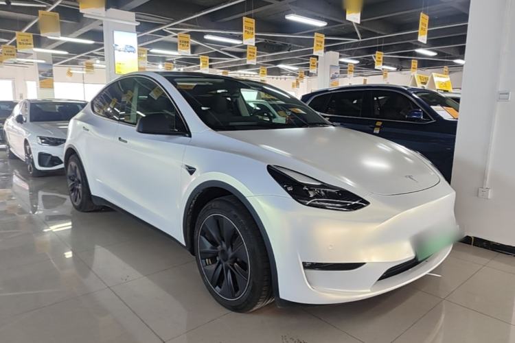 Used Tesla Model Y 2021 Standard Range Rear-Wheel Drive Version Front Right 45 Deg