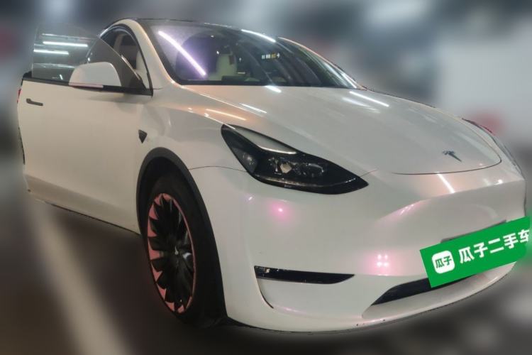 Used Tesla Model Y 2021 Standard Range Rear-Wheel Drive Version Front Right 45 Deg