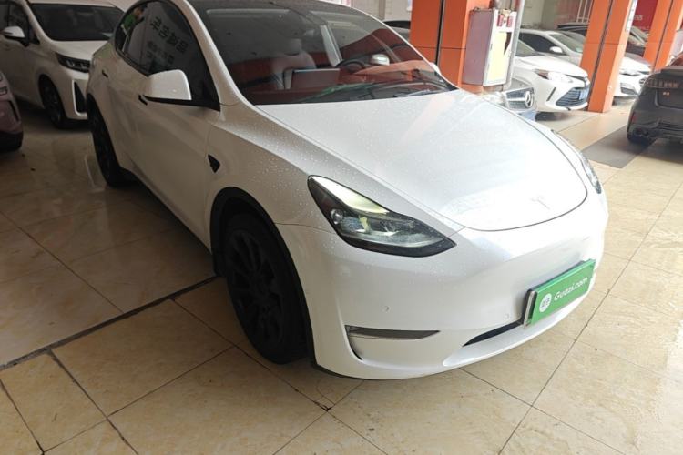 Used Tesla Model Y 2021 Long-Range All-Wheel-Drive Version Front Right 45 Deg