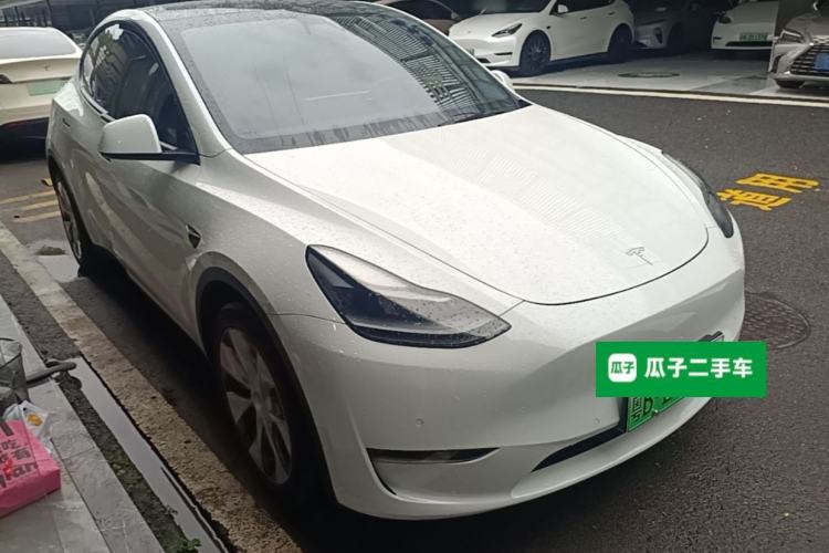 Used Tesla Model Y 2021 Long-Range All-Wheel-Drive Version Front Right 45 Deg