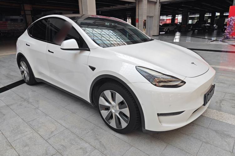 Used Tesla Model Y 2021 Standard Range Rear-Wheel Drive Version Front Right 45 Deg