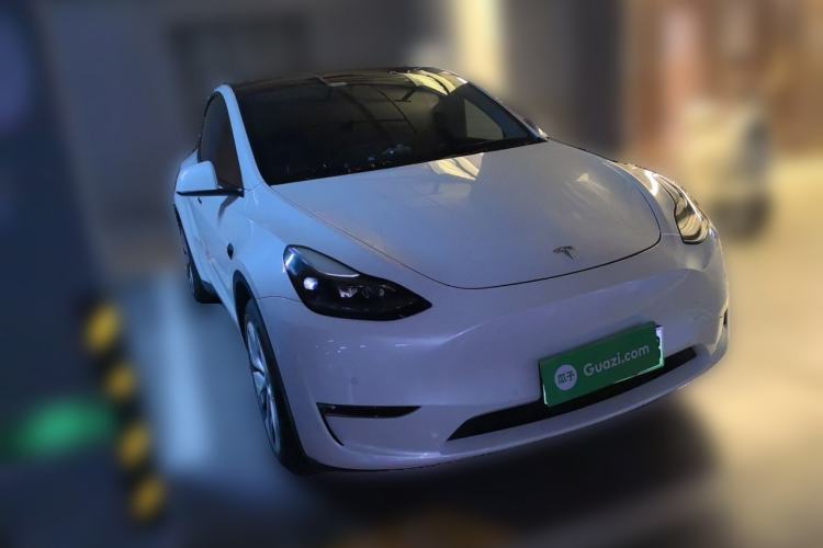 Used Tesla Model Y 2021 Standard Range Rear-Wheel Drive Version Front Right 45 Deg