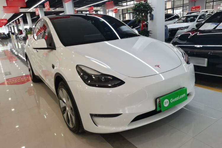 Used Tesla Model Y 2021 Long-Range All-Wheel-Drive Version 3D7 Front Right 45 Deg