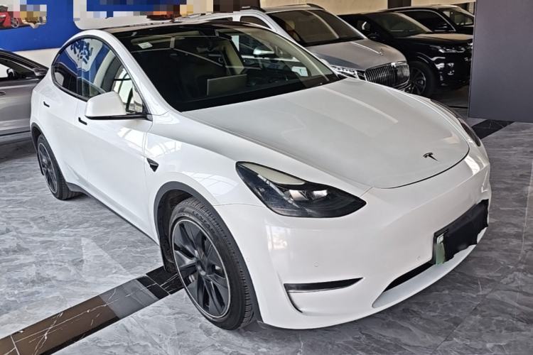 Used Tesla Model Y 2021 Long-Range All-Wheel-Drive Version 3D7 Front Right 45 Deg