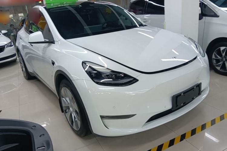Used Tesla Model Y 2021 Standard Range Rear-Wheel Drive Version Front Right 45 Deg