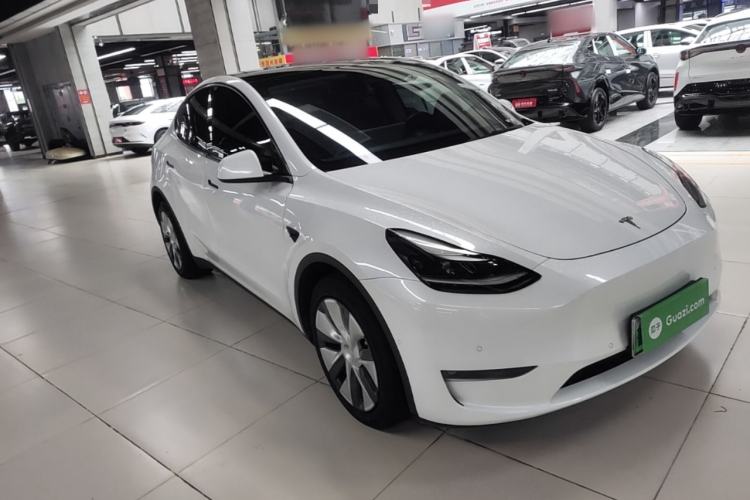 Used Tesla Model Y 2021 Long-Range All-Wheel-Drive Version 3D7 Front Right 45 Deg