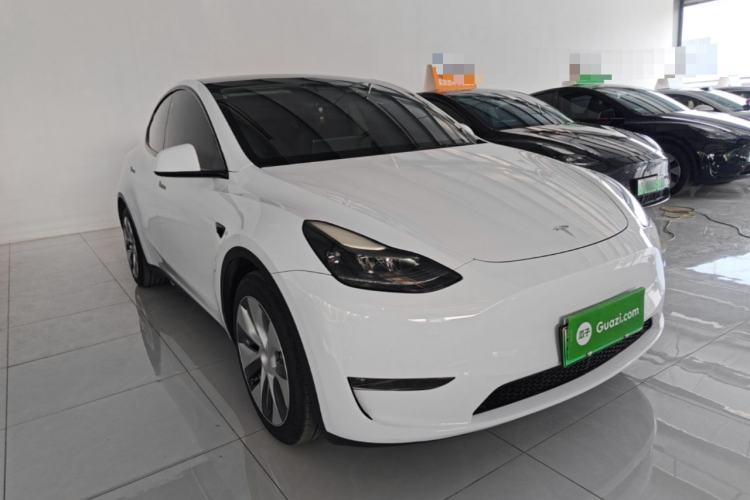 Used Tesla Model Y 2021 Long-Range All-Wheel-Drive Version Front Right 45 Deg