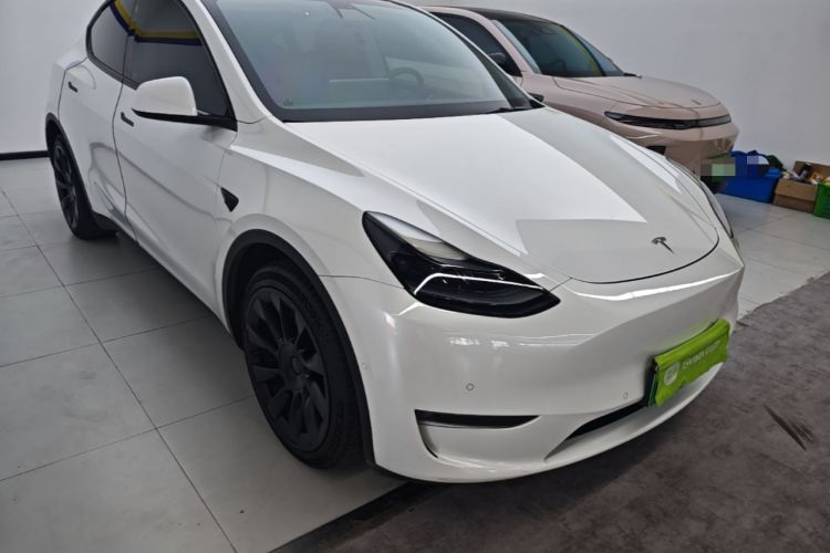 Used Tesla Model Y 2021 Long-Range All-Wheel-Drive Version Front Right 45 Deg