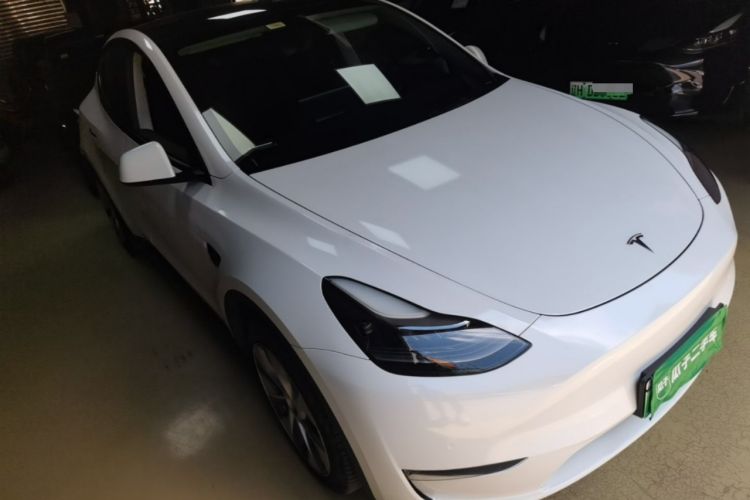 Used Tesla Model Y 2021 Standard Range Rear-Wheel Drive Version Front Right 45 Deg
