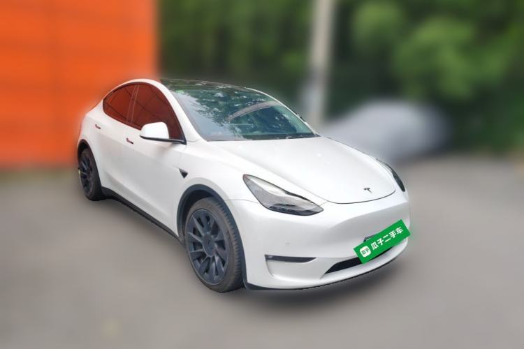 Used Tesla Model Y 2021 Long-Range All-Wheel-Drive Version Front Right 45 Deg