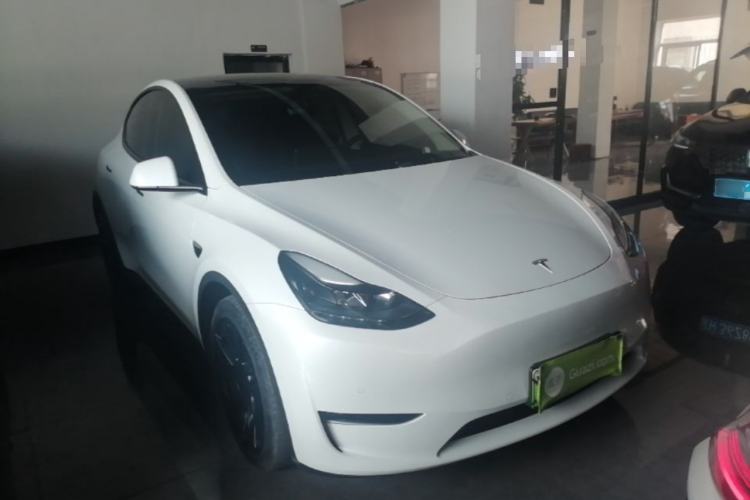 Used Tesla Model Y 2021 Long-Range All-Wheel-Drive Version Front Right 45 Deg